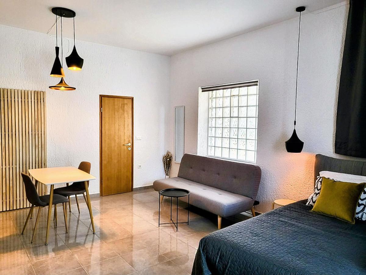 Studio Square Funtana Apartment Екстериор снимка